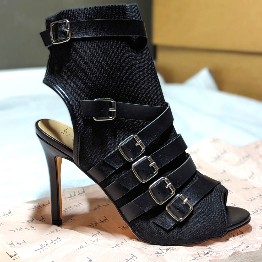 NWT Nicole Miller New York Boomer Buckle Black Stilleto Boot - Size - 9